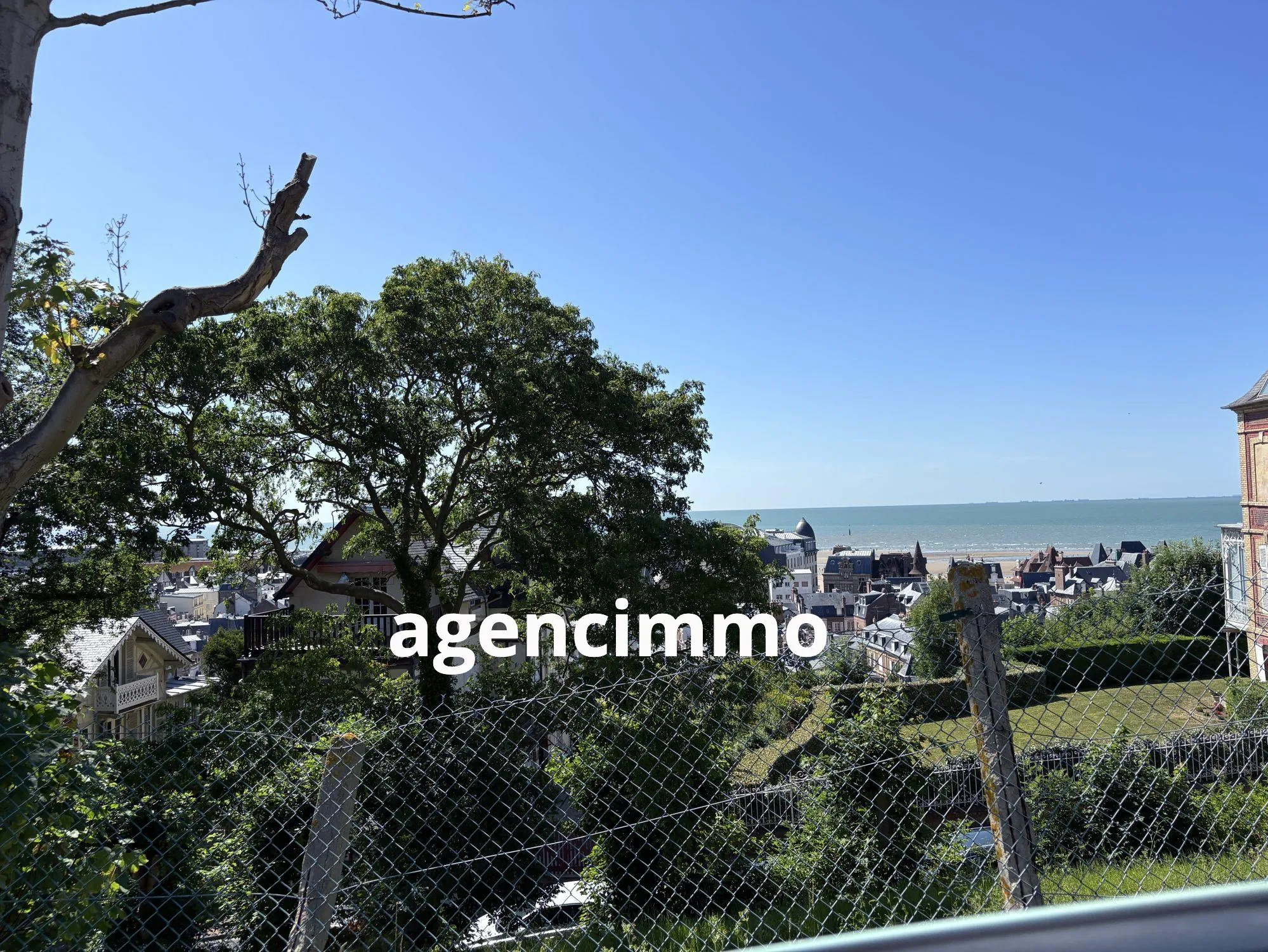Magnifique studio avec terrasse, vue mer et jardin à Trouville-sur-Mer 