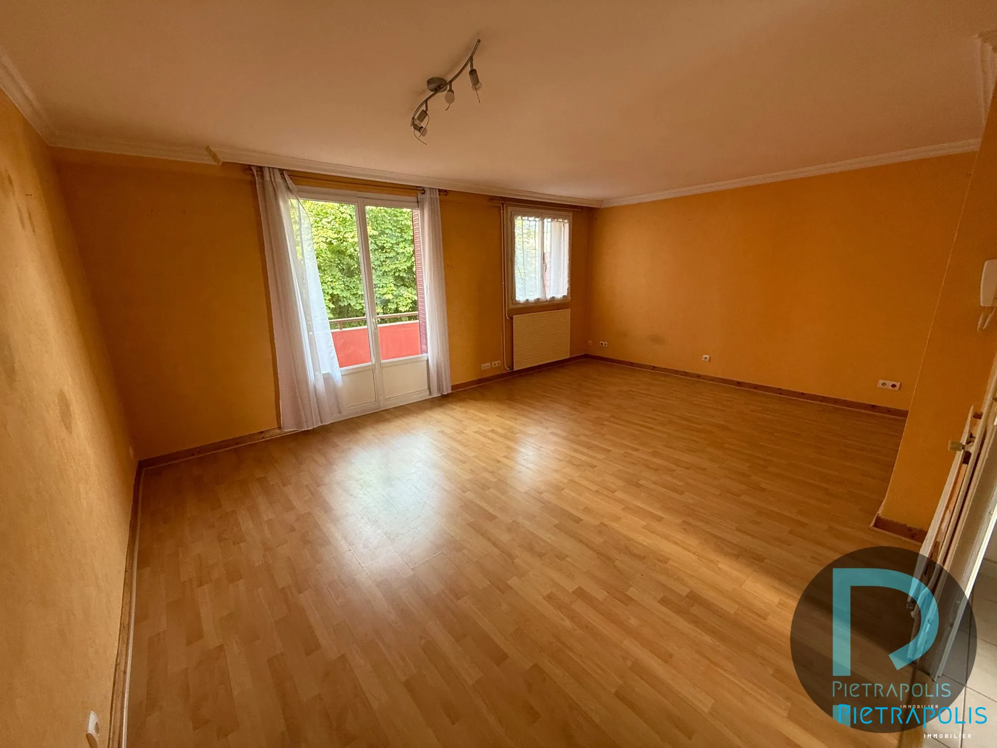 Bel appartement T3 lumineux avec balcon à Villefranche-sur-Saône 