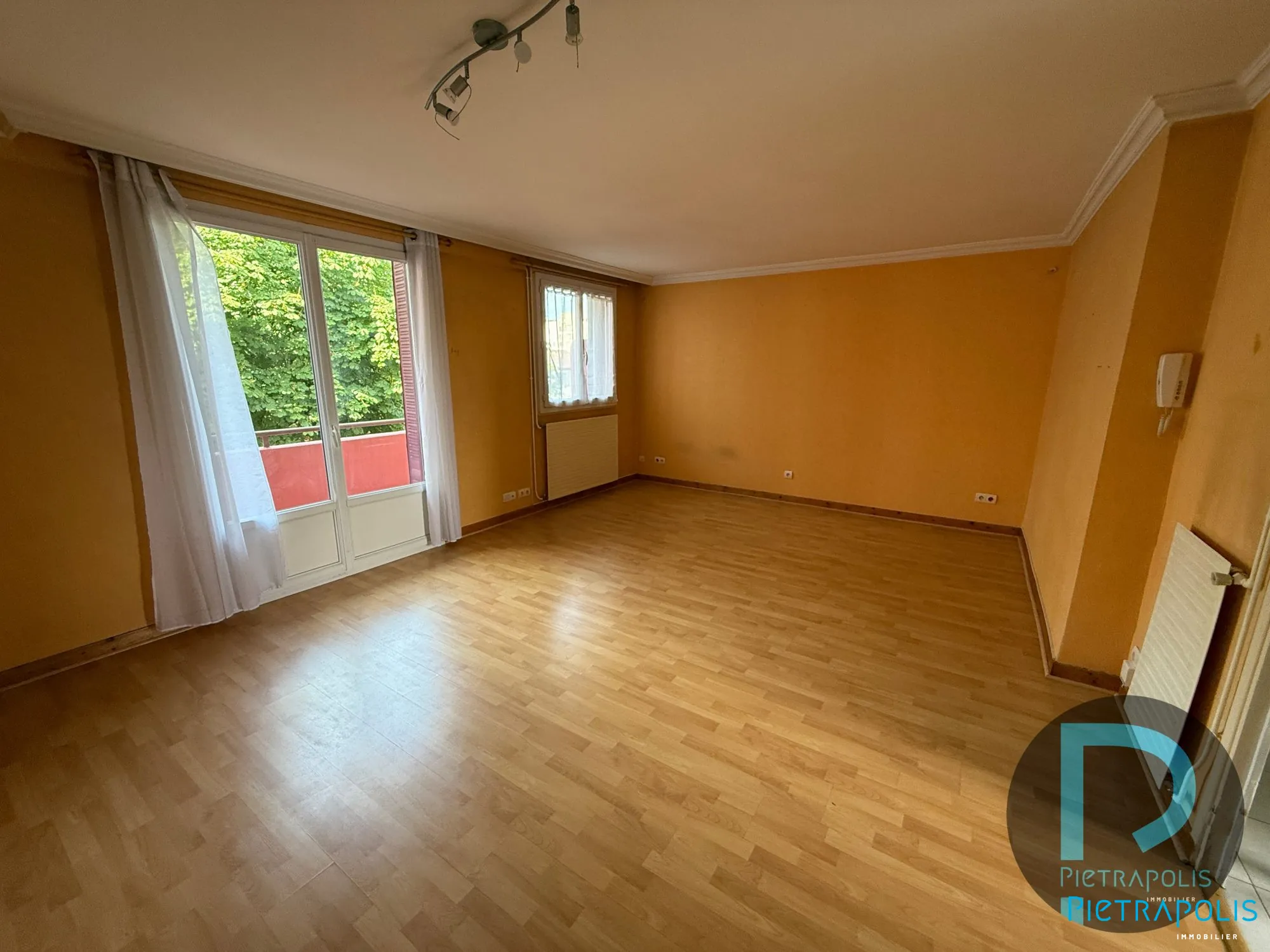 Bel appartement T3 lumineux avec balcon à Villefranche-sur-Saône 