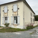 Maison de bourg à rénover à Lozay avec dépendance et potentiel d'agrandissement