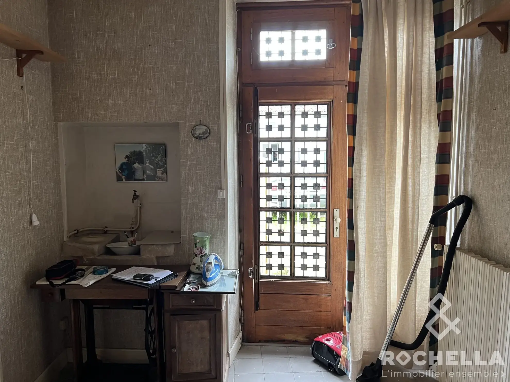 Maison de bourg à rénover à Lozay avec dépendance et potentiel d'agrandissement 