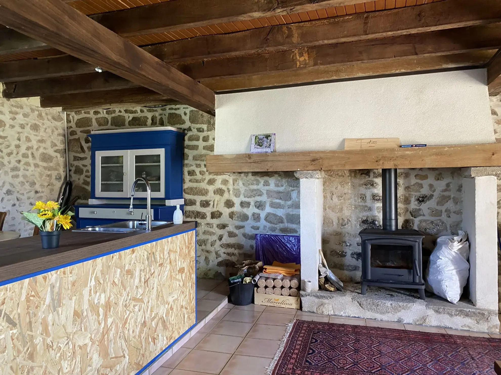 Maison en pierre rénovée avec jardin et terrasse sud à Saint-Julien-le-Petit 