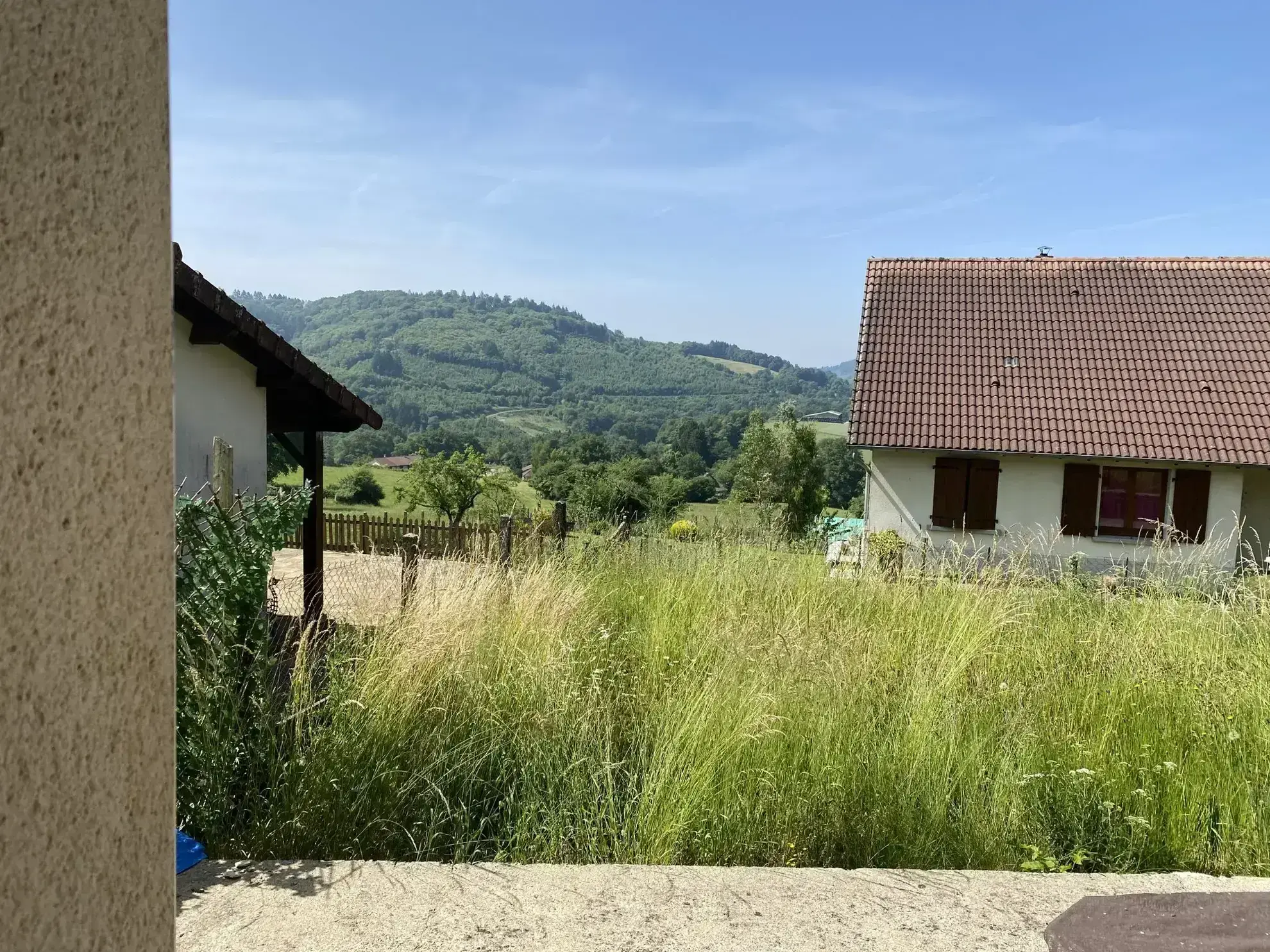 Maison en pierre rénovée avec jardin et terrasse sud à Saint-Julien-le-Petit 