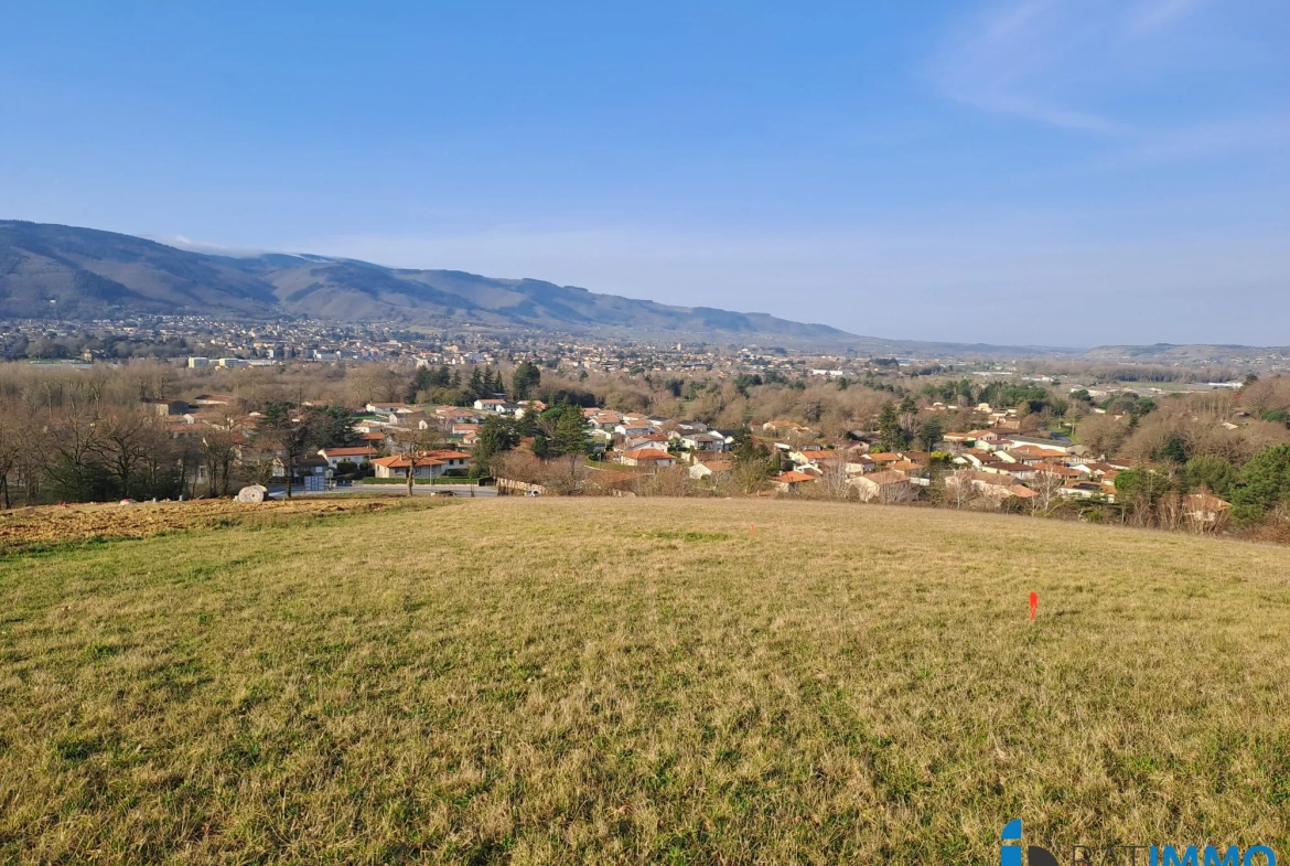 Terrain constructible avec vue panoramique à Pont-de-Larn, Tarn 