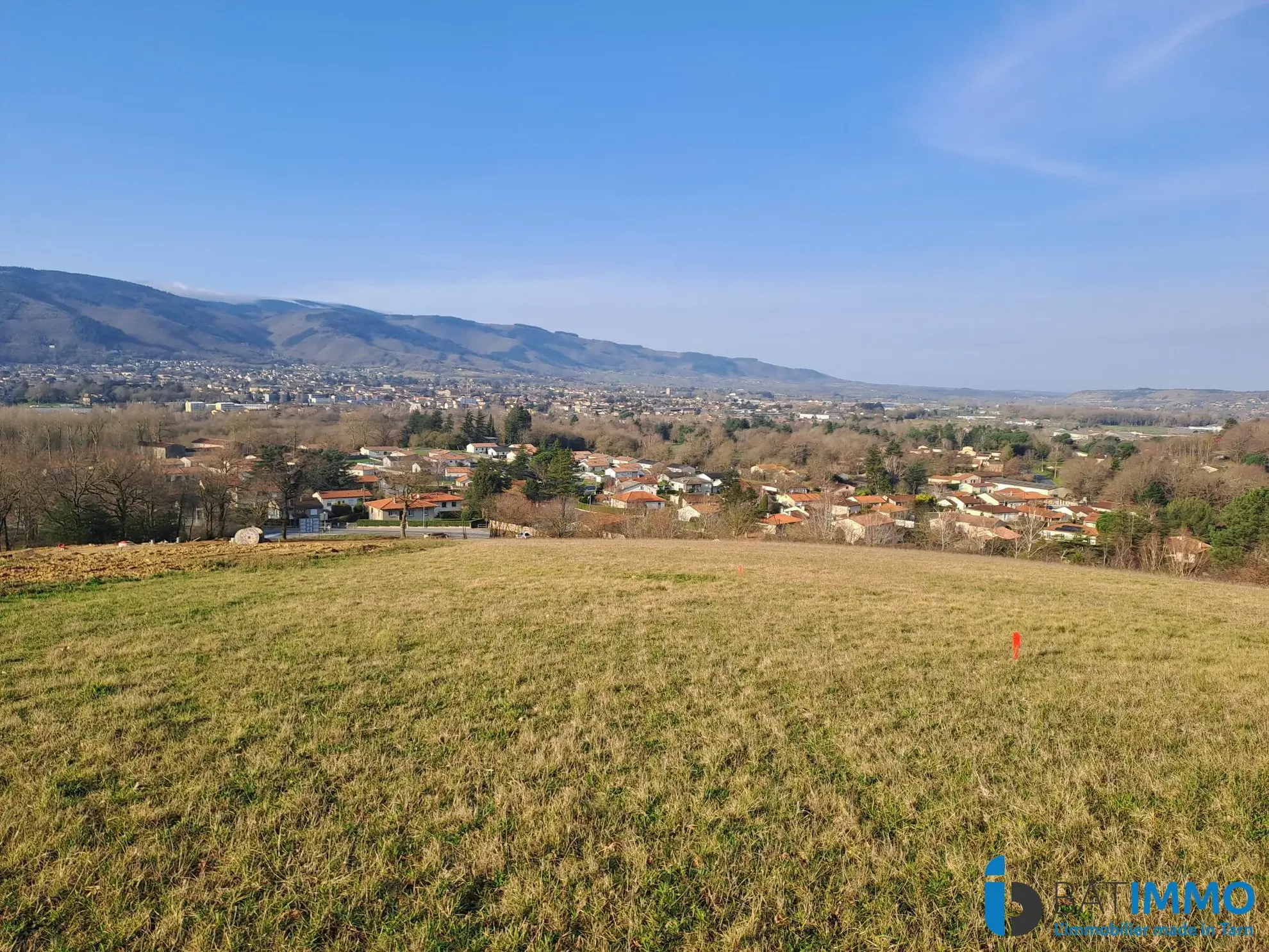 Terrain constructible avec vue panoramique à Pont-de-Larn, Tarn 