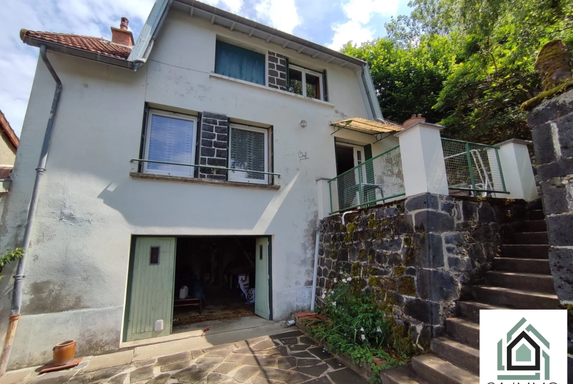 Maison de 80 m² à Saint-Ours-les-Roches, proche de la Sioule 