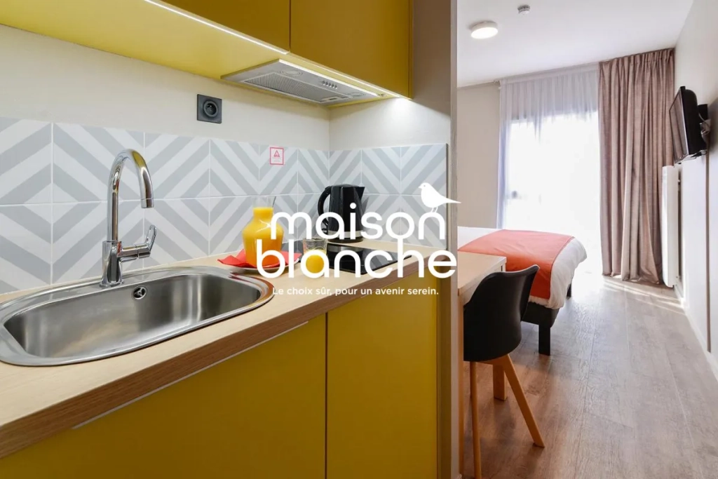 Investissement LMNP à Blois : Studio sous bail commercial avec rendement sécurisé