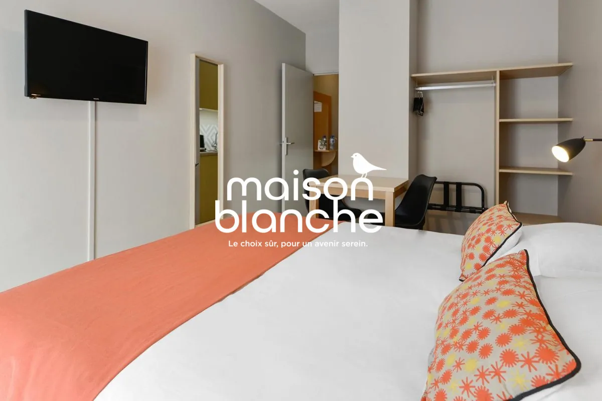 Investissement LMNP à Blois : Studio sous bail commercial avec rendement sécurisé 