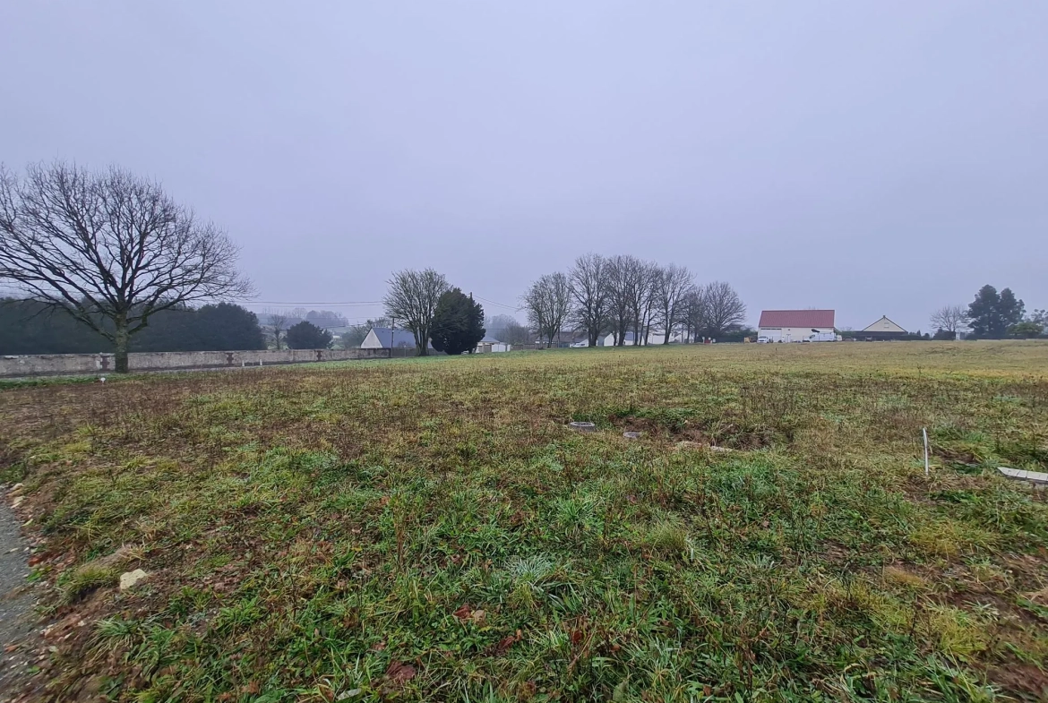Terrain professionnel de 1434 m² à Sonzay — Zone artisanale prête à construire 