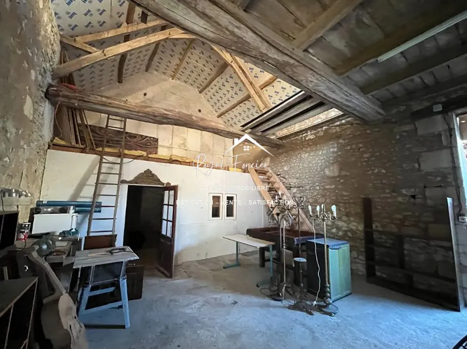 1re Grange Maison de campagne authentique à Descartes avec jardin et potentiel de rénovation 