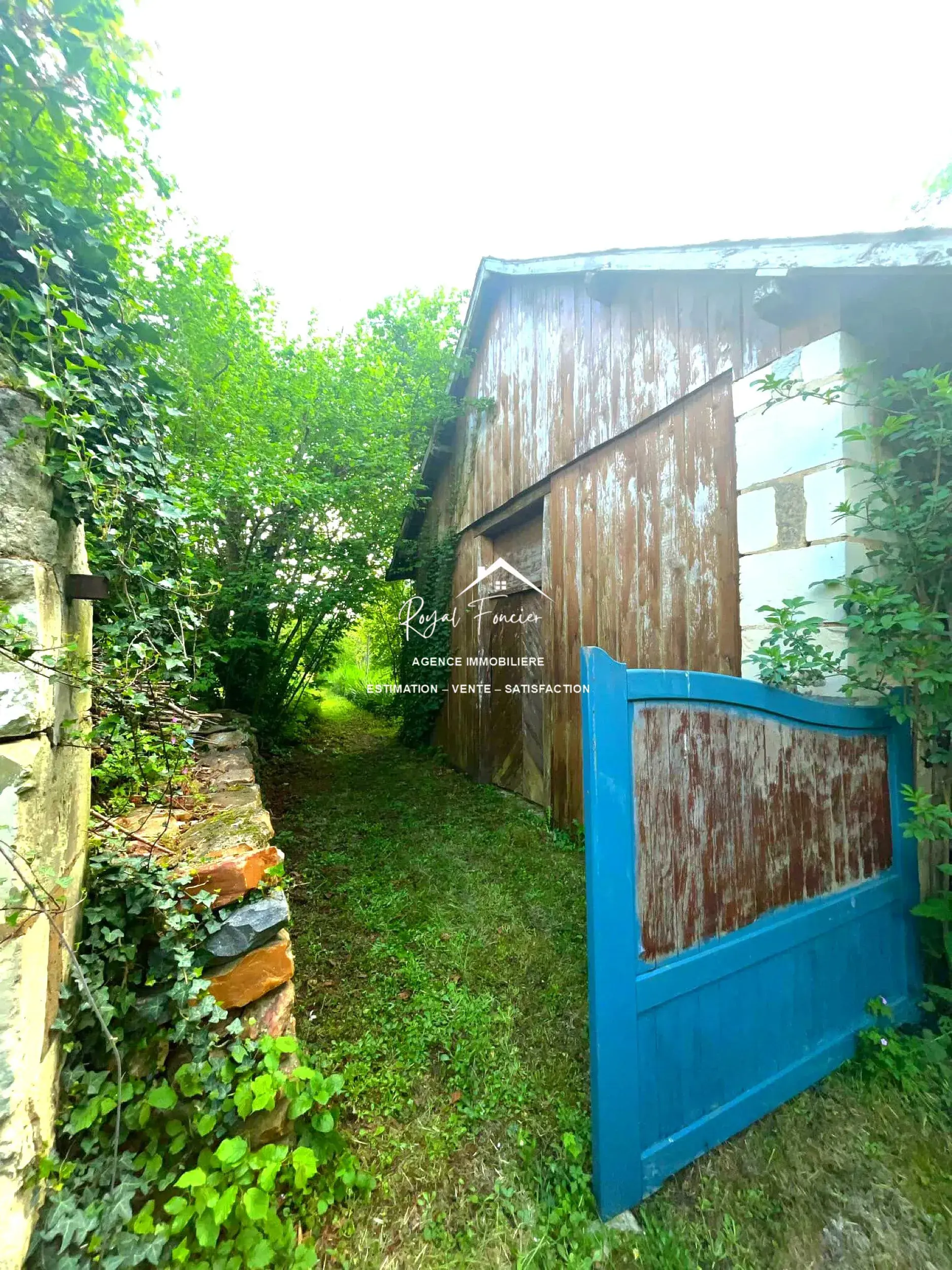 2de Grange Maison de campagne authentique à Descartes avec jardin et potentiel de rénovation 