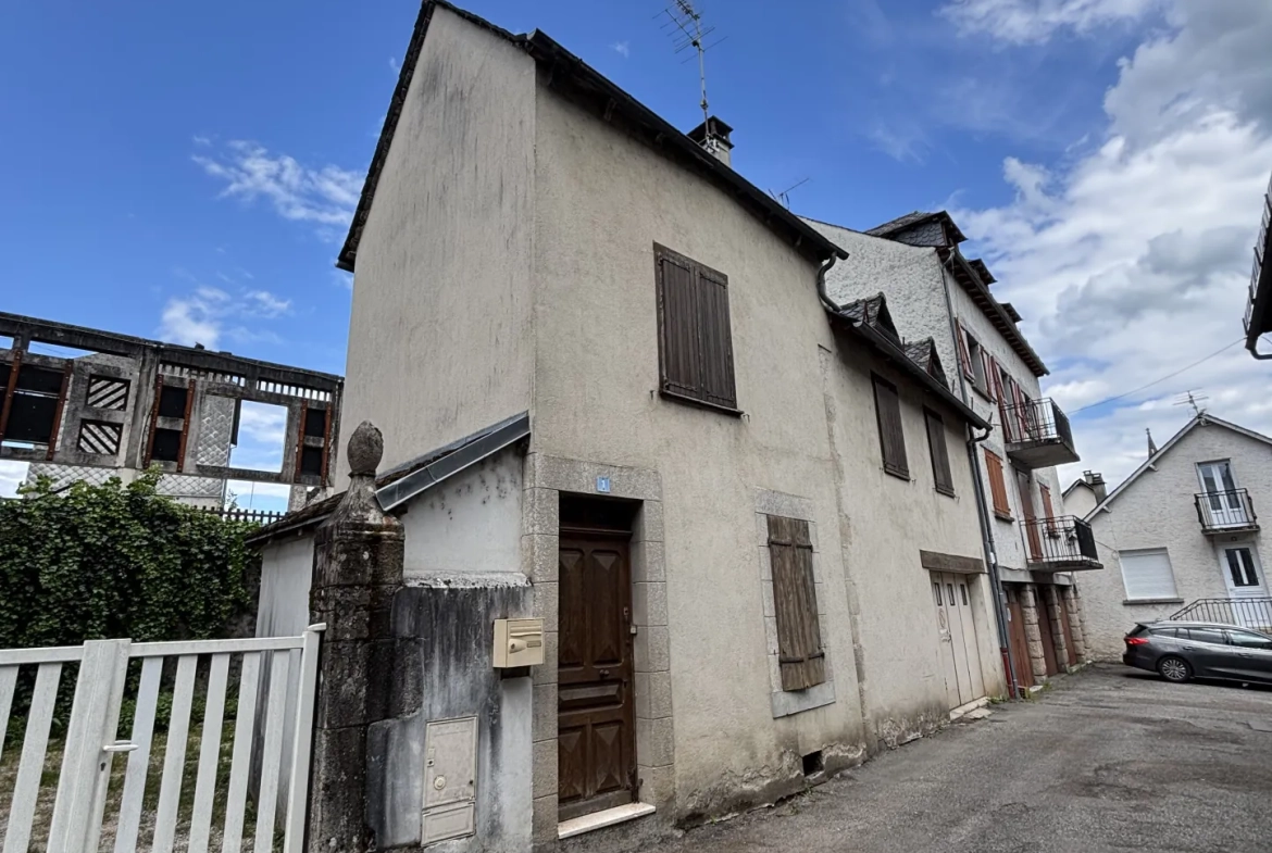 Maison de ville à vendre avec garage à Argentat-sur-Dordogne 
