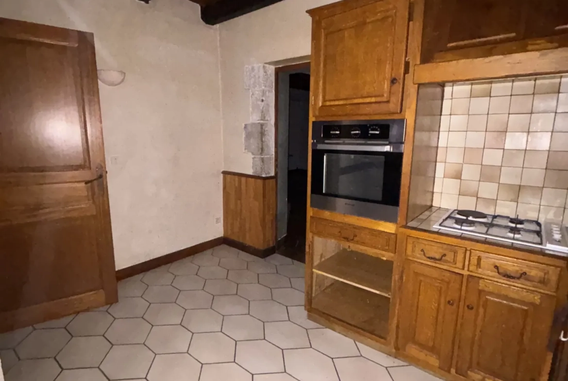Maison de ville à vendre avec garage à Argentat-sur-Dordogne 