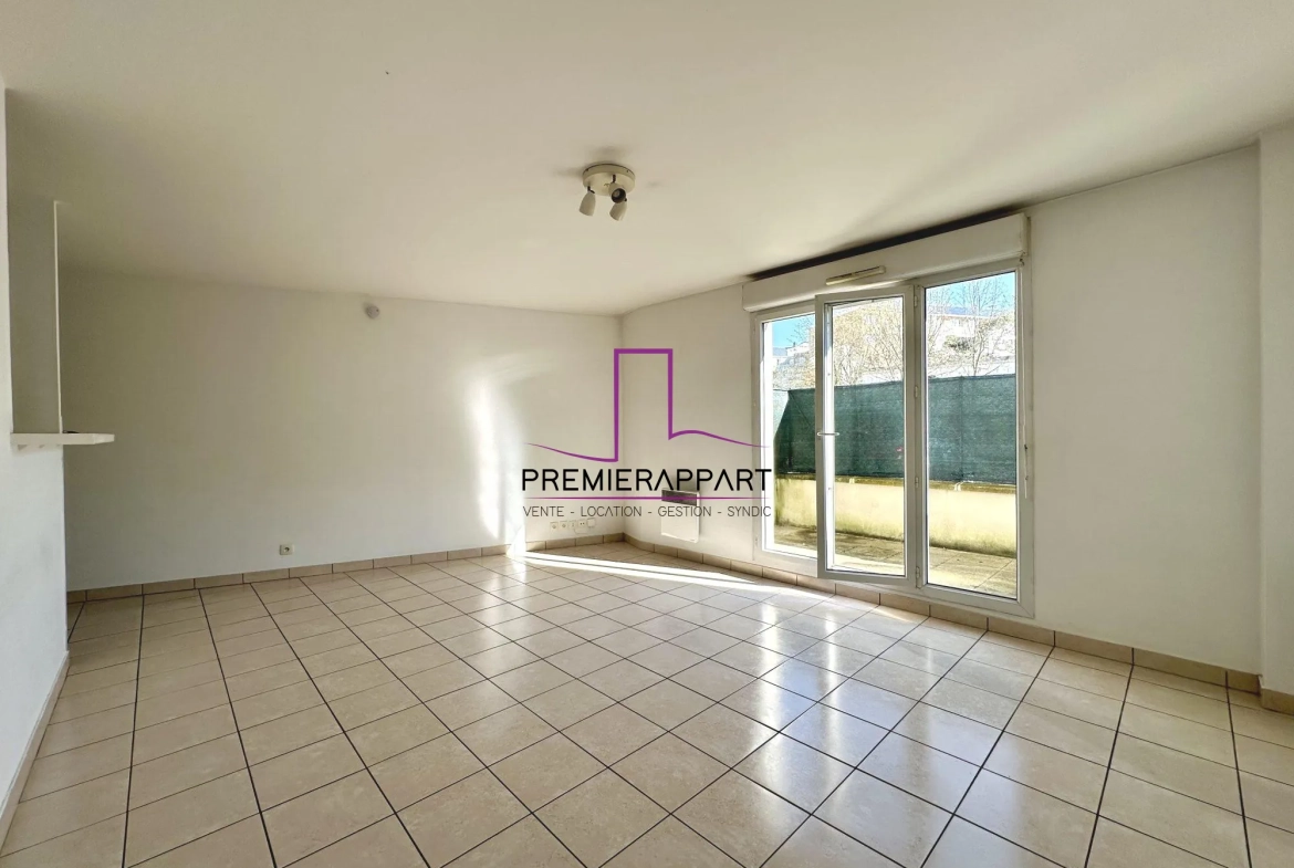 Studio de 36 m² avec terrasse à Poissy Quartier de Noailles 