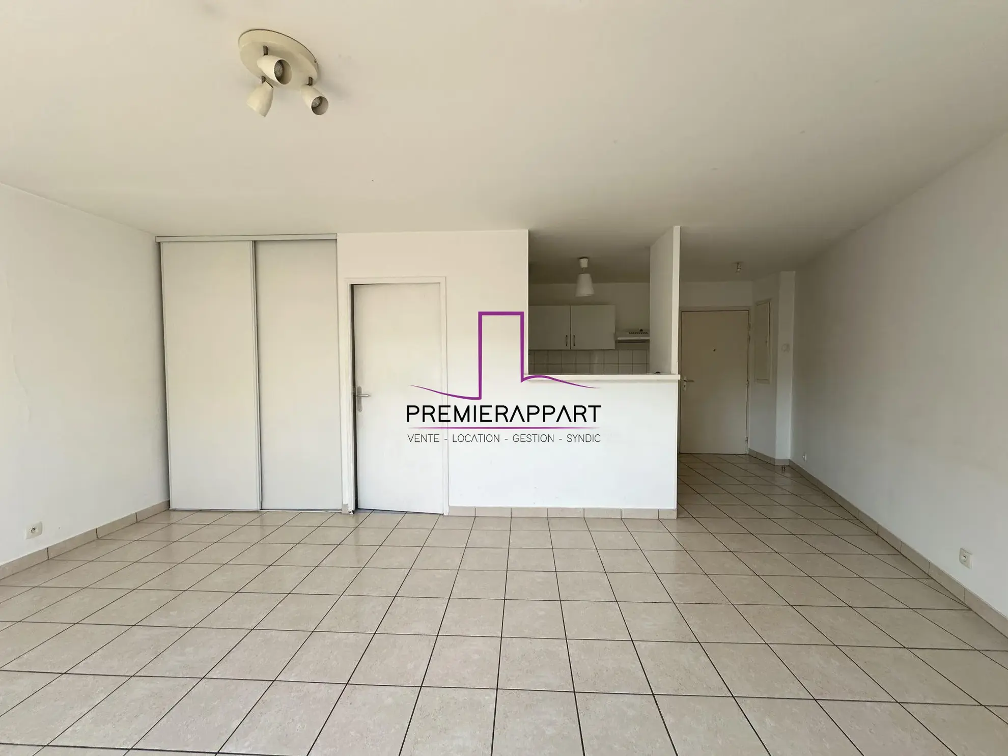 Studio de 36 m² avec terrasse à Poissy Quartier de Noailles 
