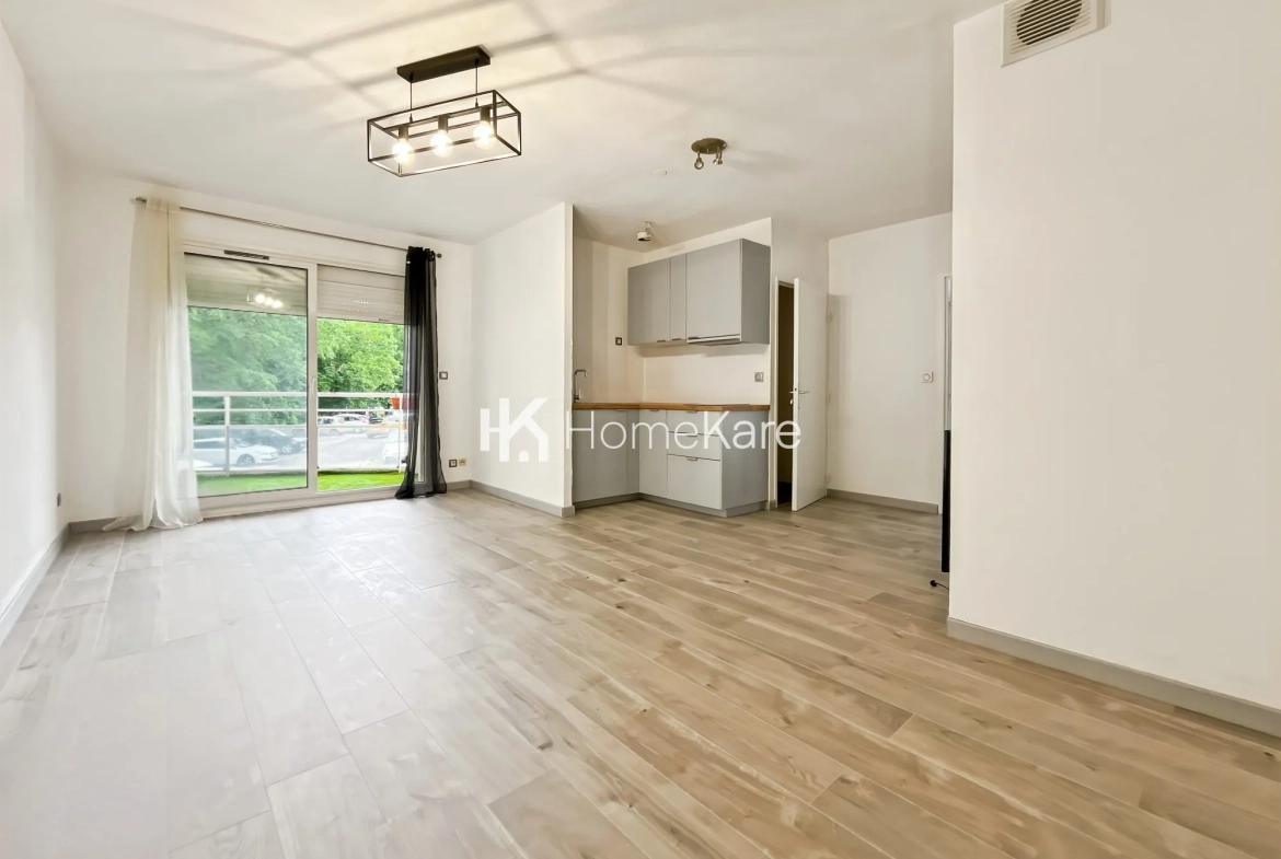 Appartement T2 à Rouffiac-Tolosan avec balcon, parking et proximité commerces 