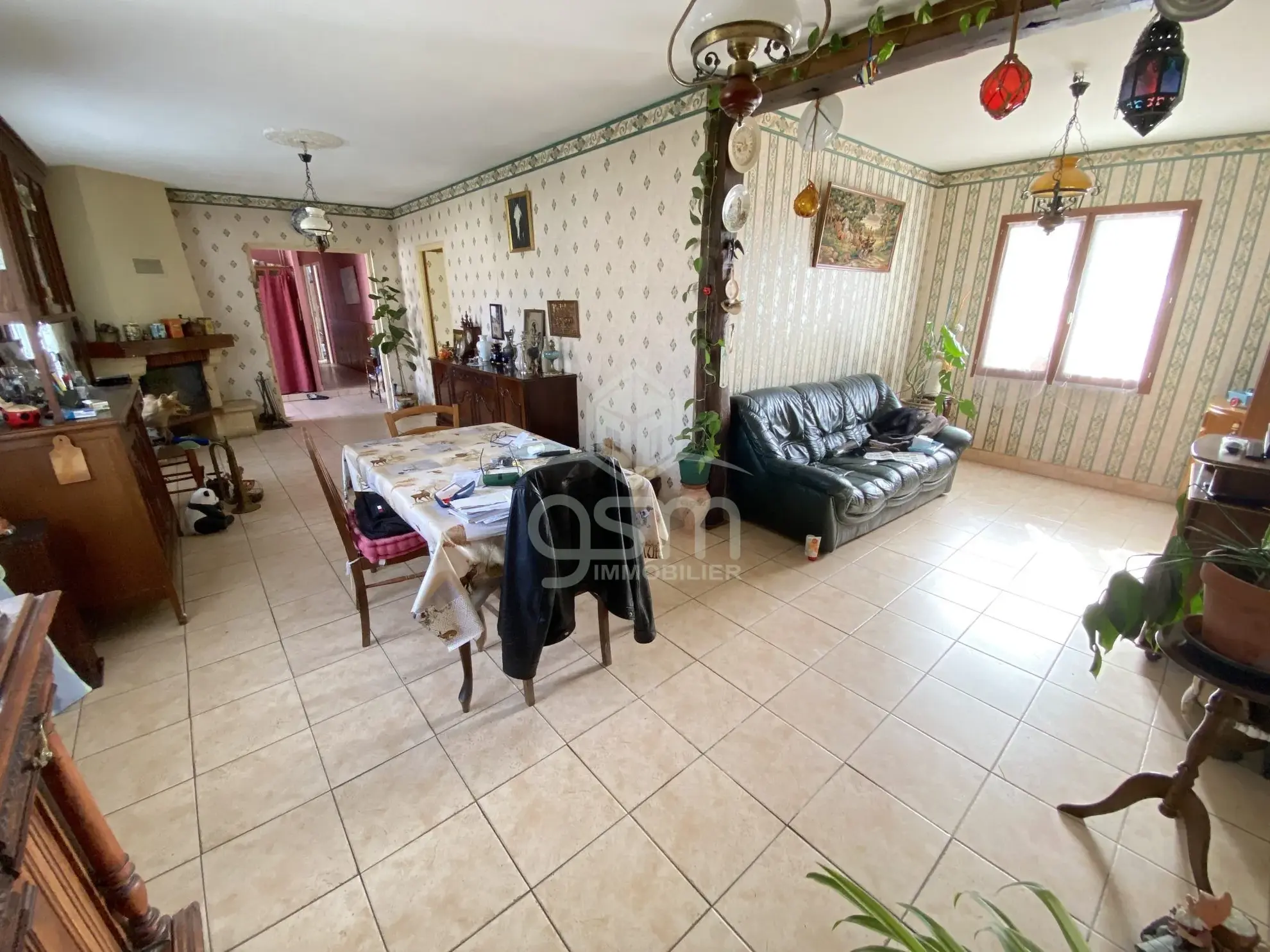 Achat corps de ferme avec dépendances à Pouzay, 2600 m² de terrain 