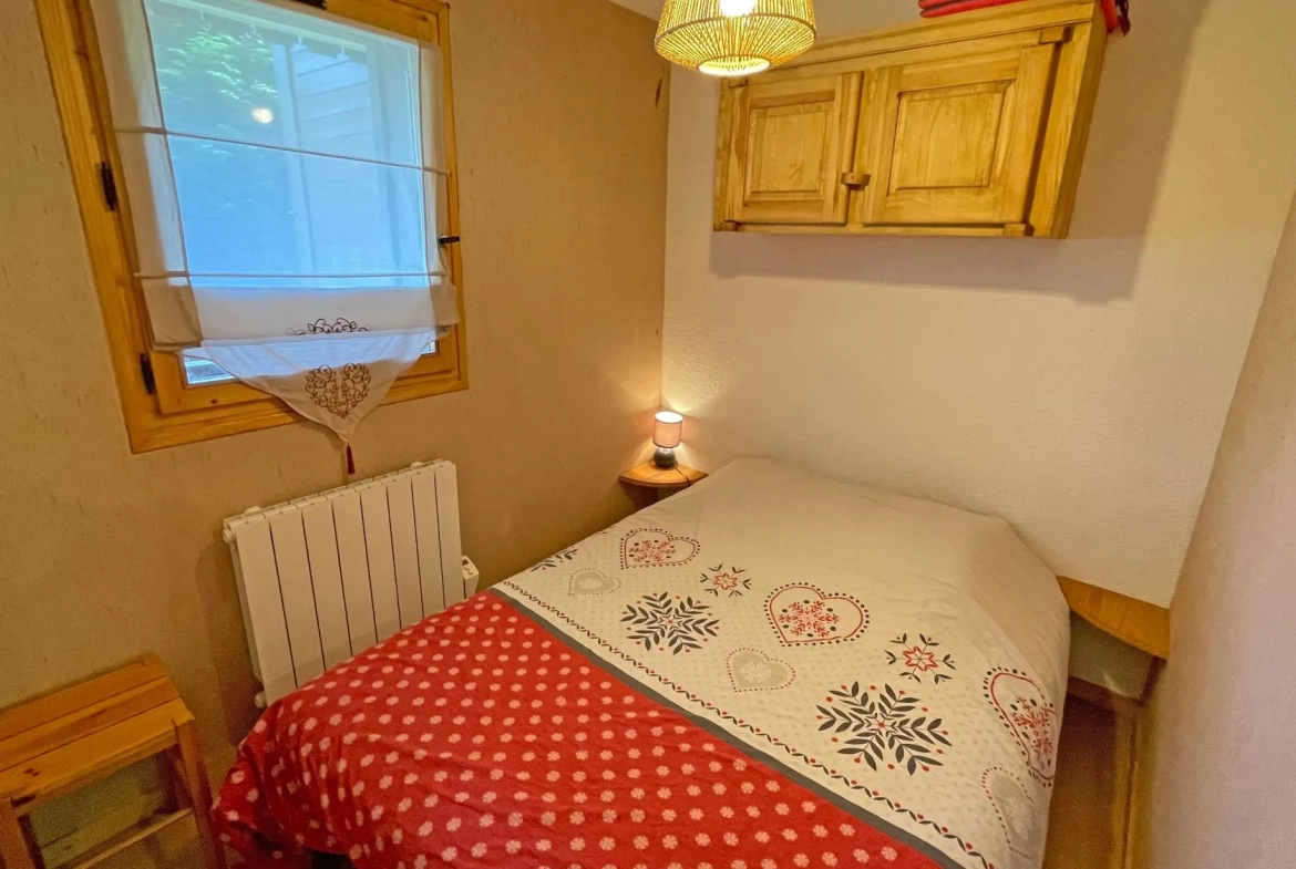 Appartement 2 pièces à vendre à Morillon, proximité du centre, avec jardin et cave 