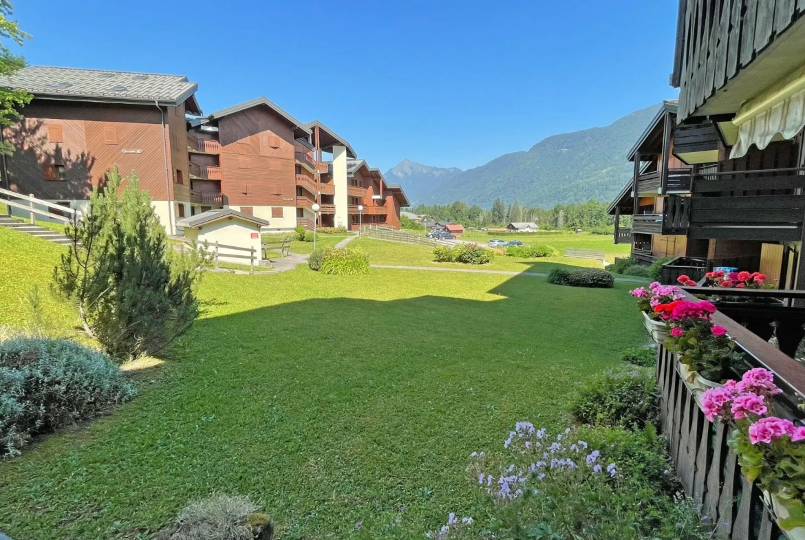 Appartement 2 pièces à vendre à Morillon, proximité du centre, avec jardin et cave 