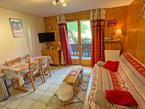 Appartement 2 pièces à vendre à Morillon, proximité du centre, avec jardin et cave