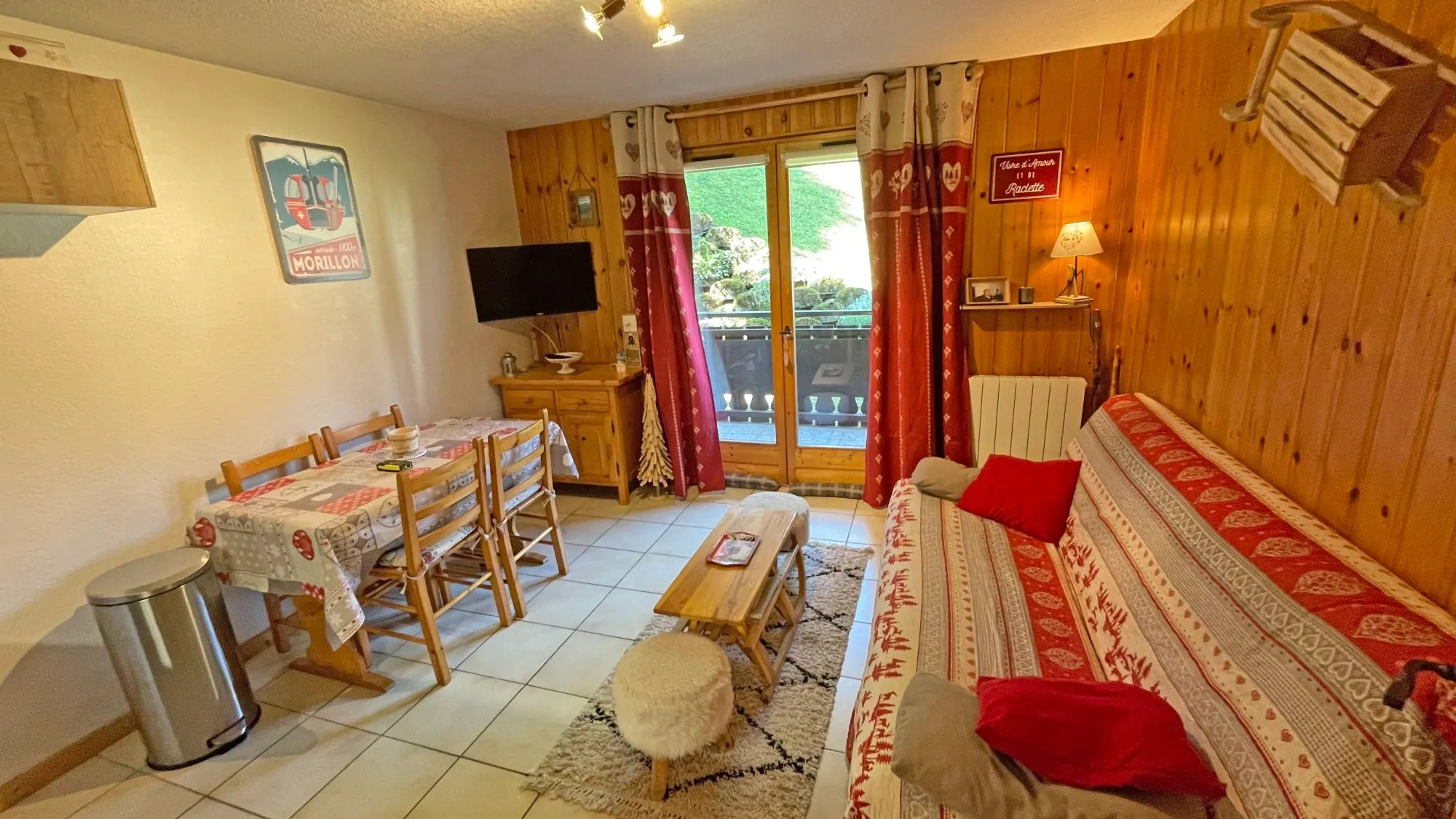 Appartement 2 pièces à vendre à Morillon, proximité du centre, avec jardin et cave 