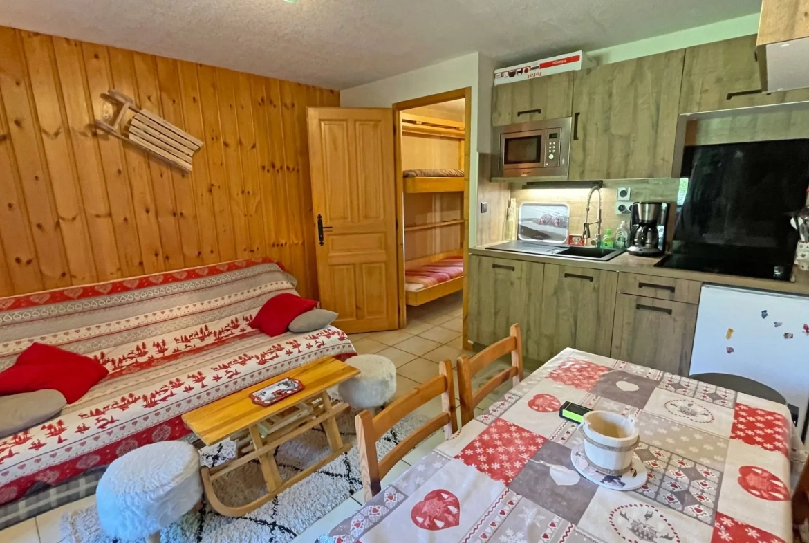 Appartement 2 pièces à vendre à Morillon, proximité du centre, avec jardin et cave 