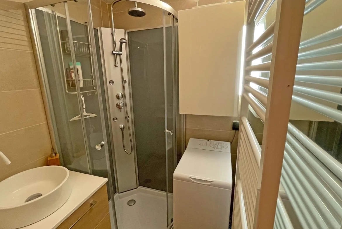Appartement 2 pièces à vendre à Morillon, proximité du centre, avec jardin et cave 