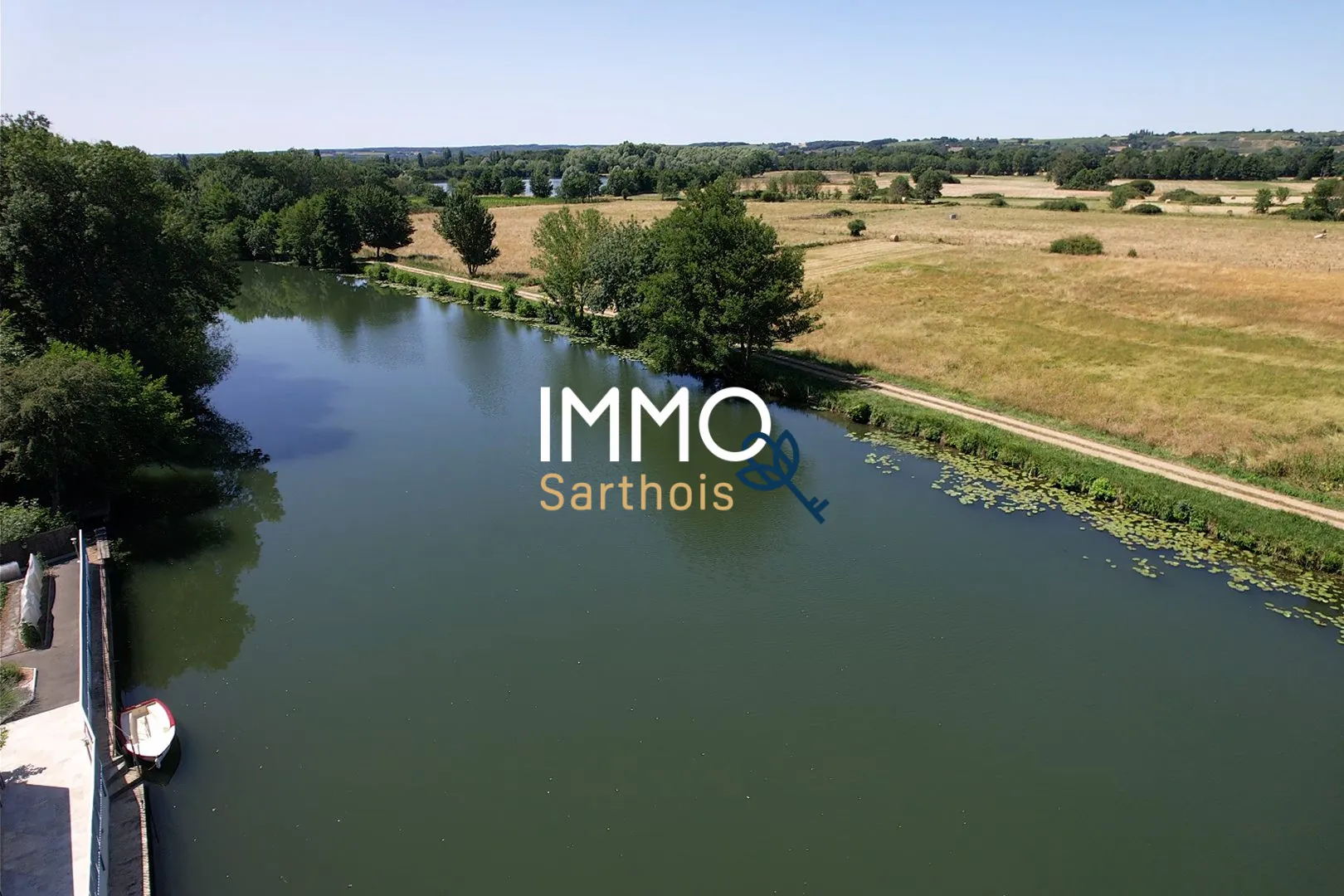 Terrain de loisir de 365 m² en bordure du Loir à La Chartre-sur-le-Loir 