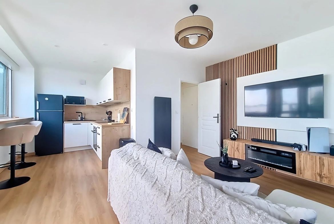 Appartement rénové 1 chambre à Saint-Priest avec cave et parking, lumineux et sécurisé 