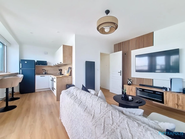 Appartement rénové 1 chambre à Saint-Priest avec cave et parking, lumineux et sécurisé