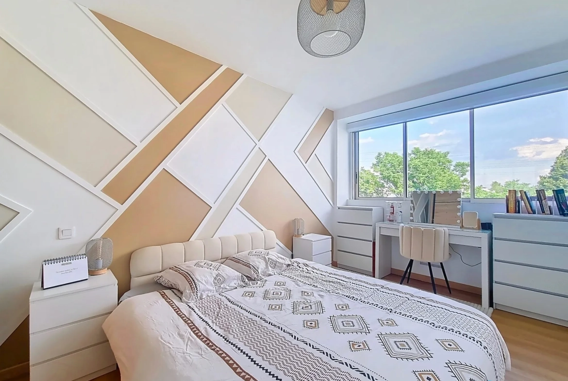 Appartement rénové 1 chambre à Saint-Priest avec cave et parking, lumineux et sécurisé 