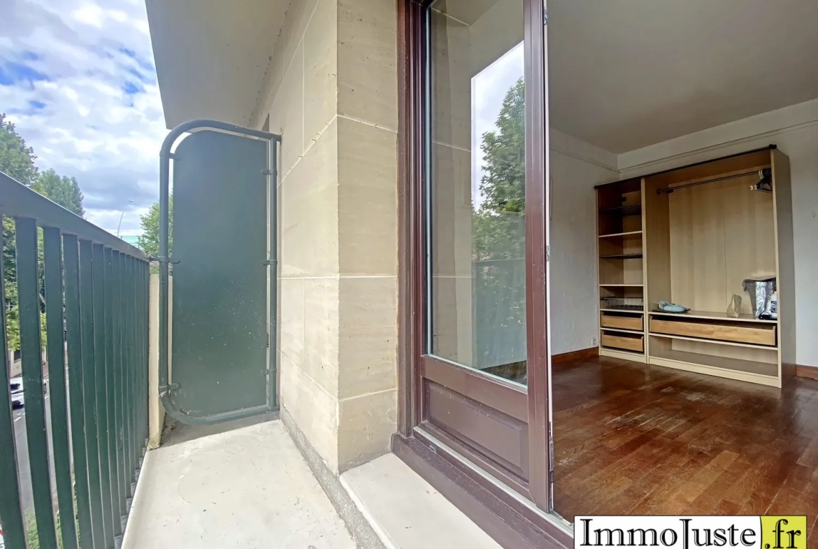 Studio de 22,46 m² avec balcon à Saint-Cloud proche commodités 