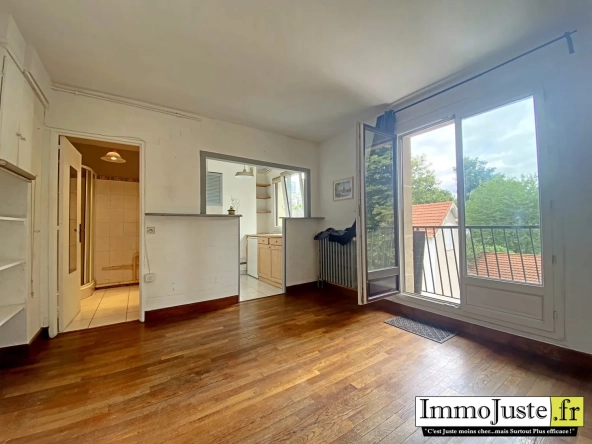 Studio de 22,46 m² avec balcon à Saint-Cloud proche commodités