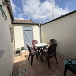 Maison à vendre à Halluin de 81 m² avec cour et 2 chambres, proche commodités