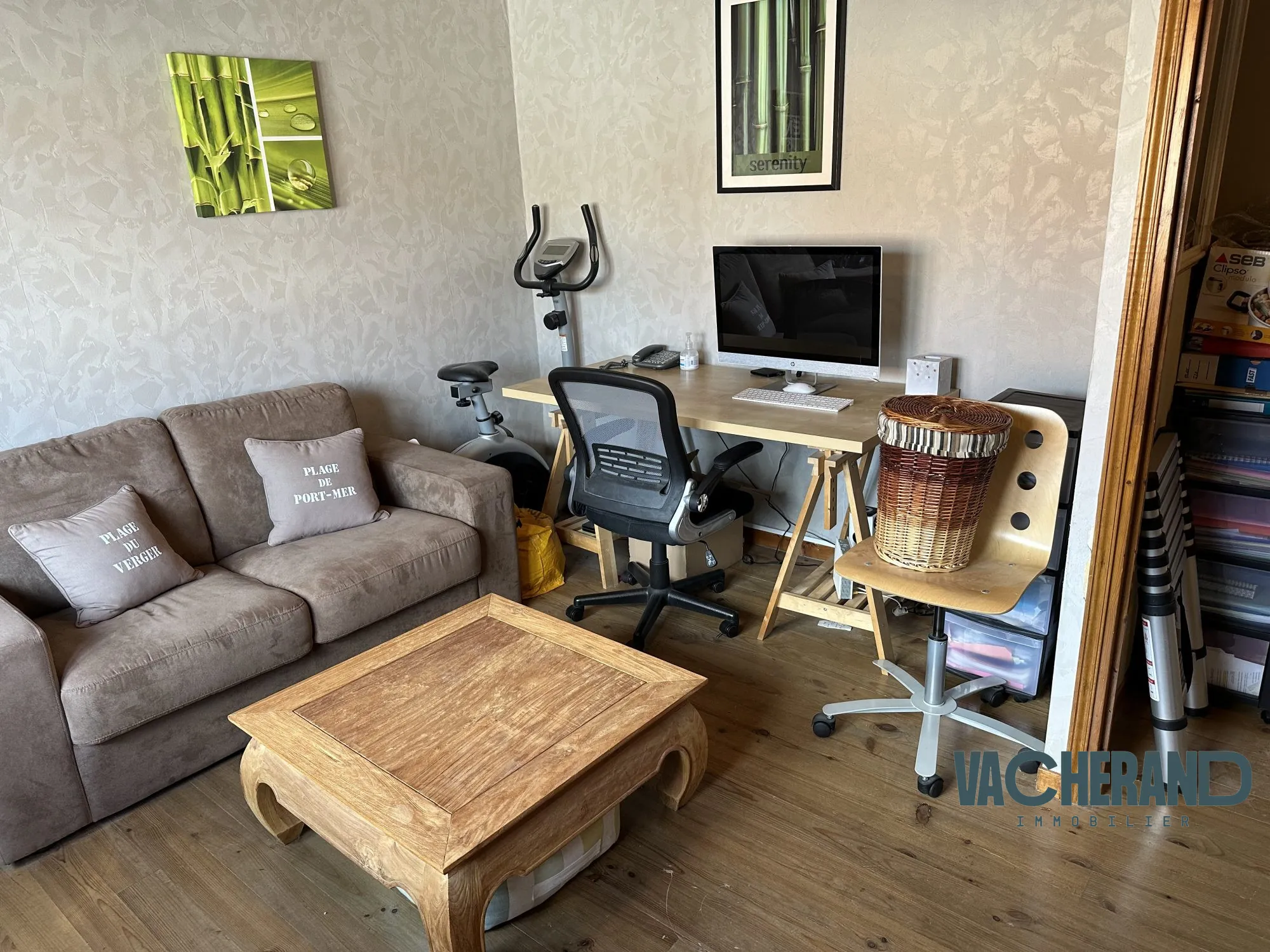 Maison à vendre à Halluin de 81 m² avec cour et 2 chambres, proche commodités 
