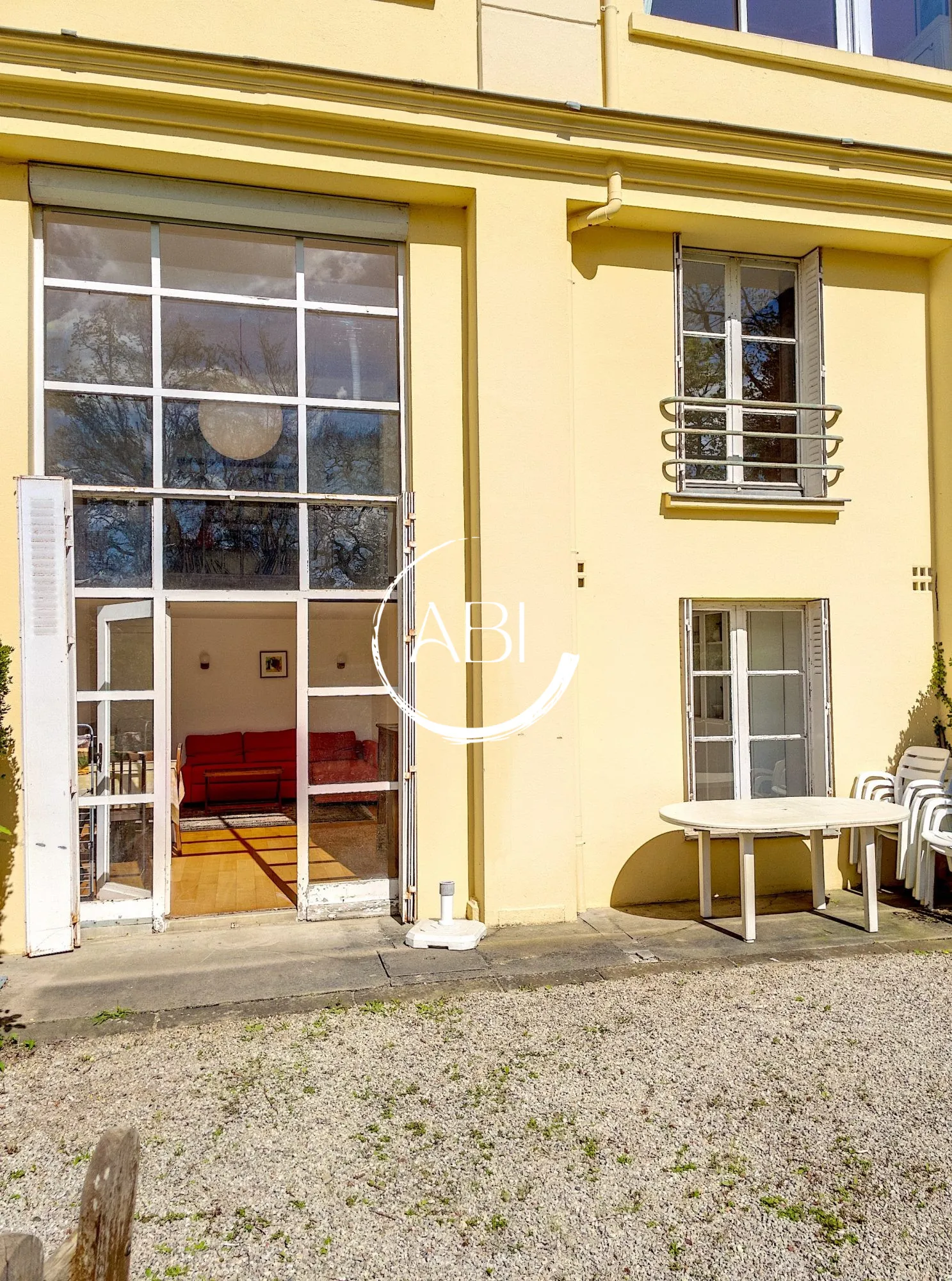 Appartement à vendre à Bagnoles de l'Orne avec jardin privé et stationnement 