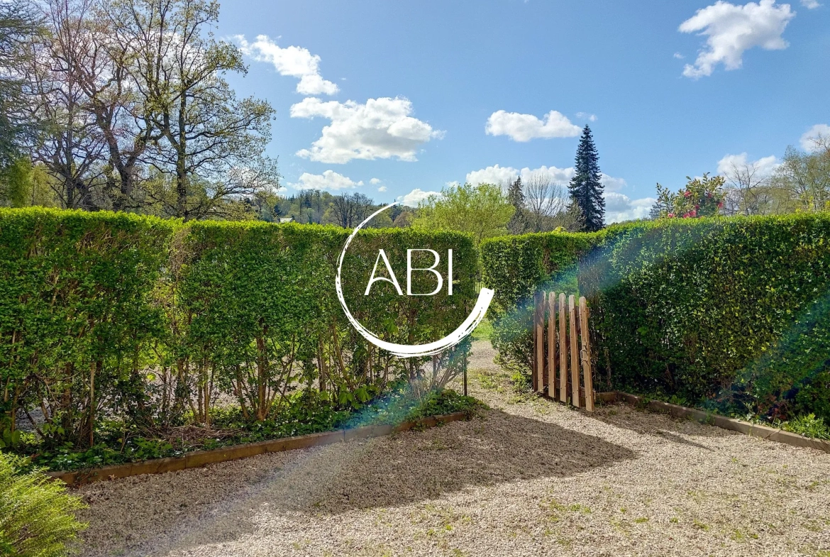 Appartement à vendre à Bagnoles de l'Orne avec jardin privé et stationnement 