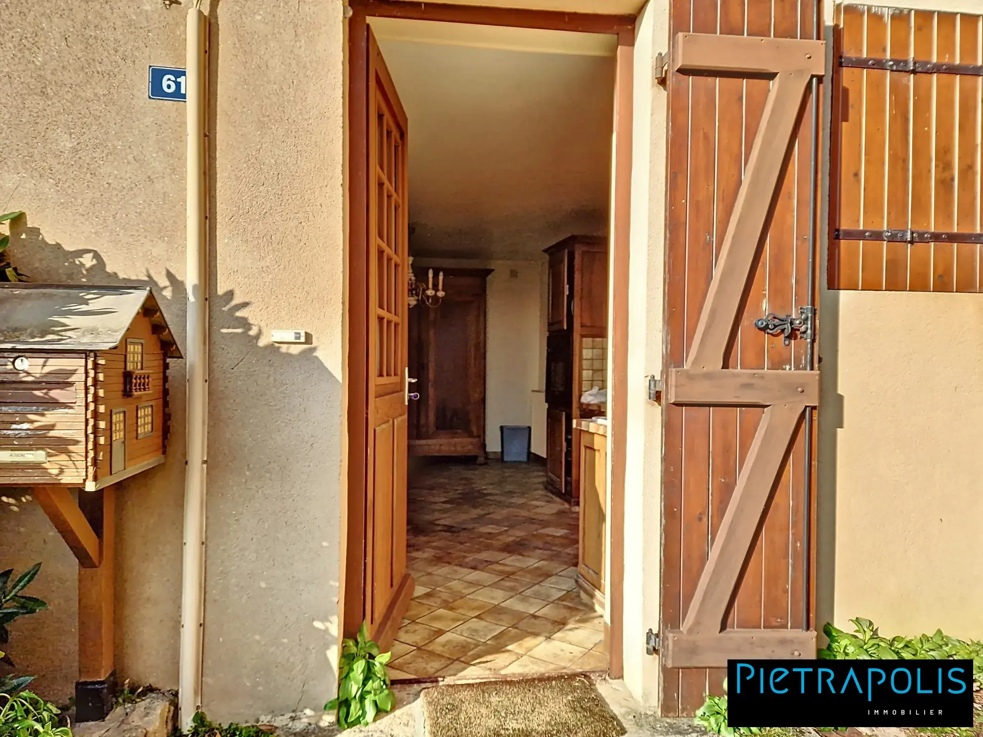 Maison de village 3 chambres avec jardin à Gibles 