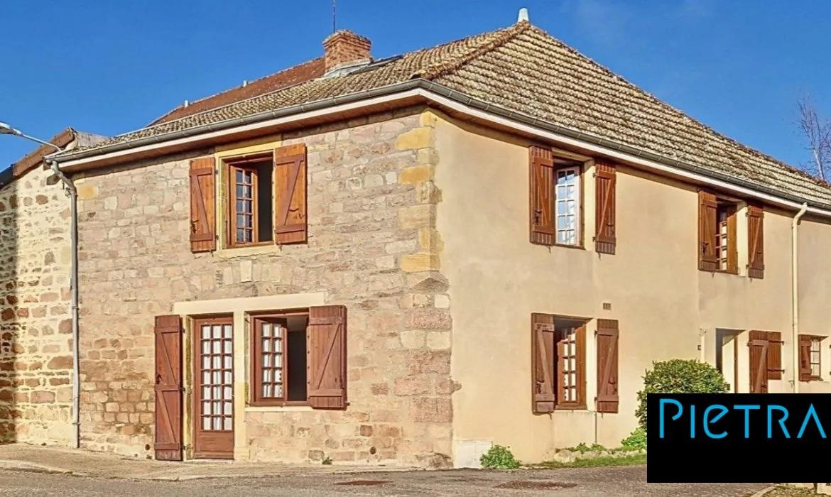 Maison de village 3 chambres avec jardin à Gibles 