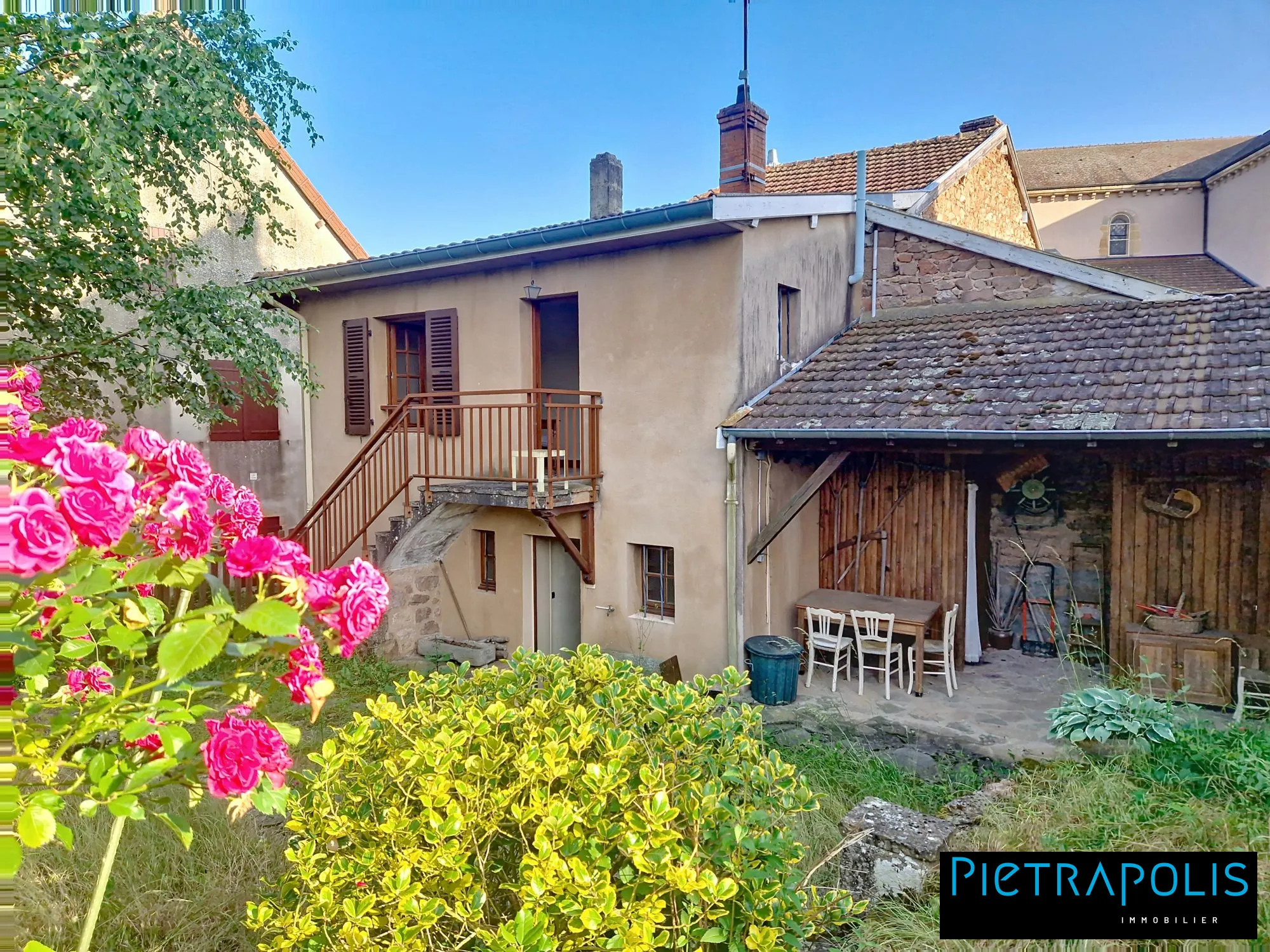 Maison de village 3 chambres avec jardin à Gibles 