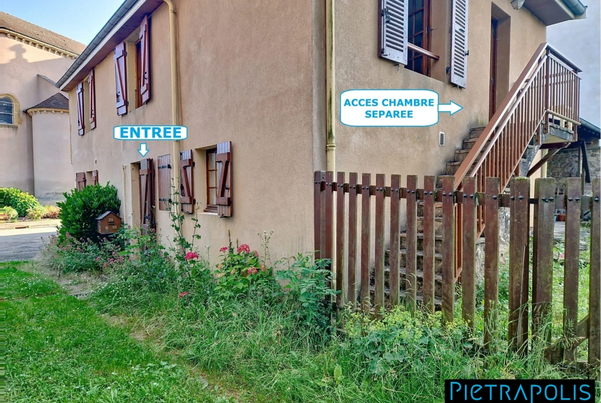 Maison de village 3 chambres avec jardin à Gibles 