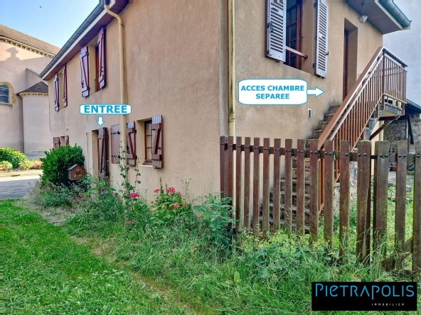 Maison de village 3 chambres avec jardin à Gibles