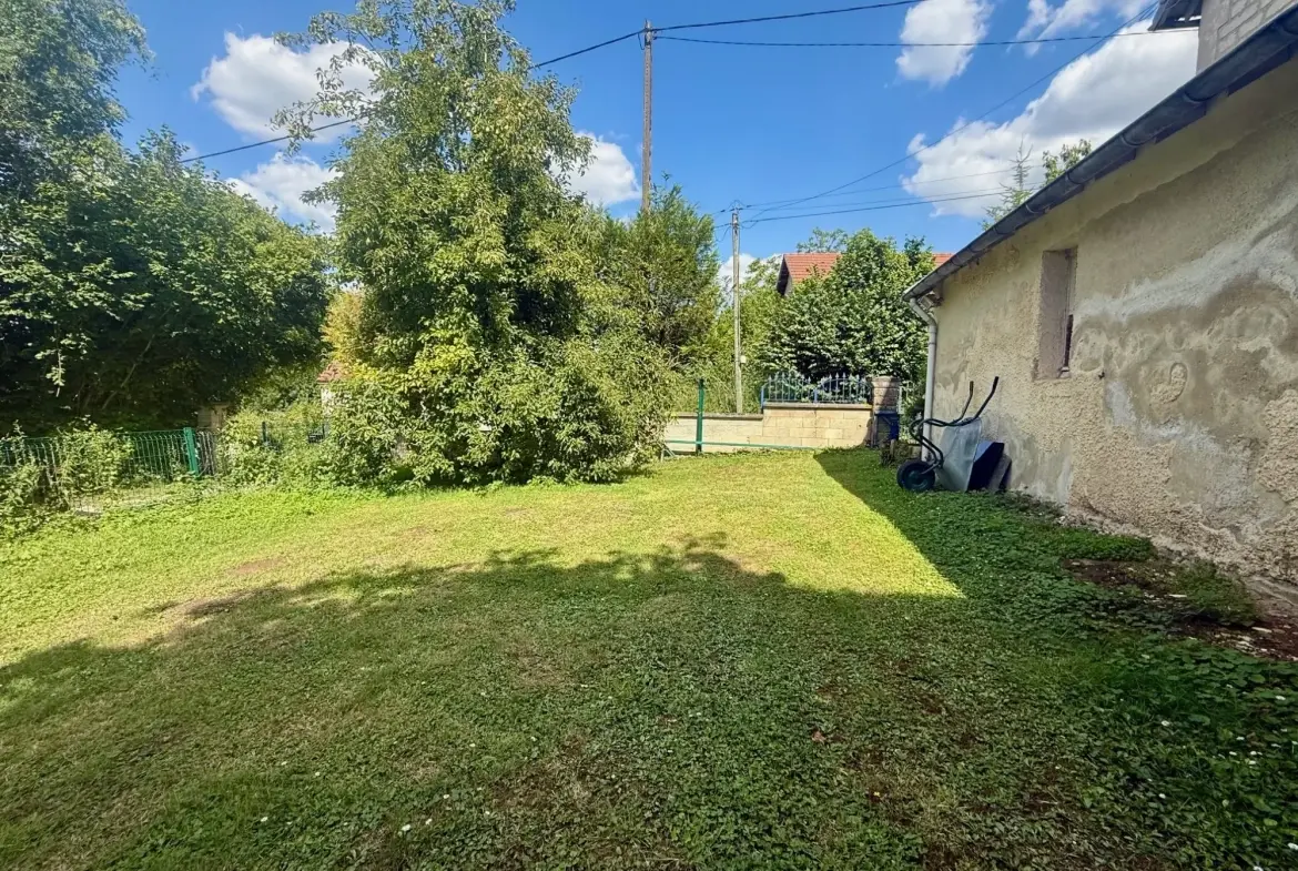 Maison familiale en pierre à 15 minutes de Soissons avec garage et terrain de 500m² 
