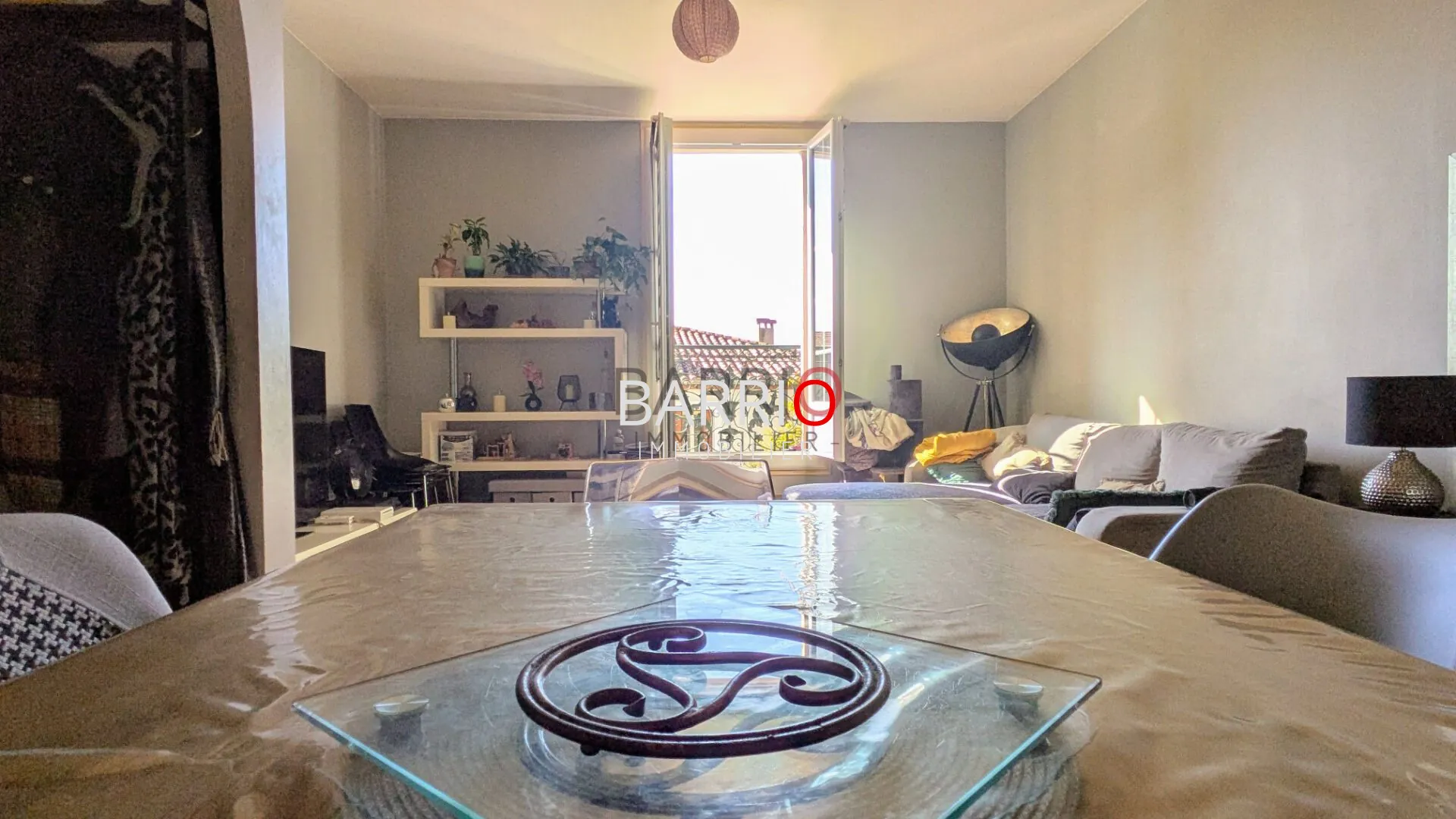 Superbe appartement duplex à Laroque-des-Albères avec parking et vue charmante 