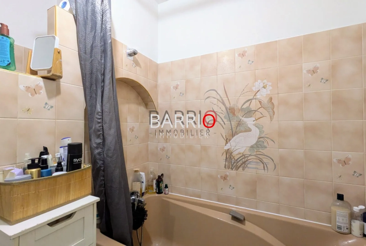 Superbe appartement duplex à Laroque-des-Albères avec parking et vue charmante 