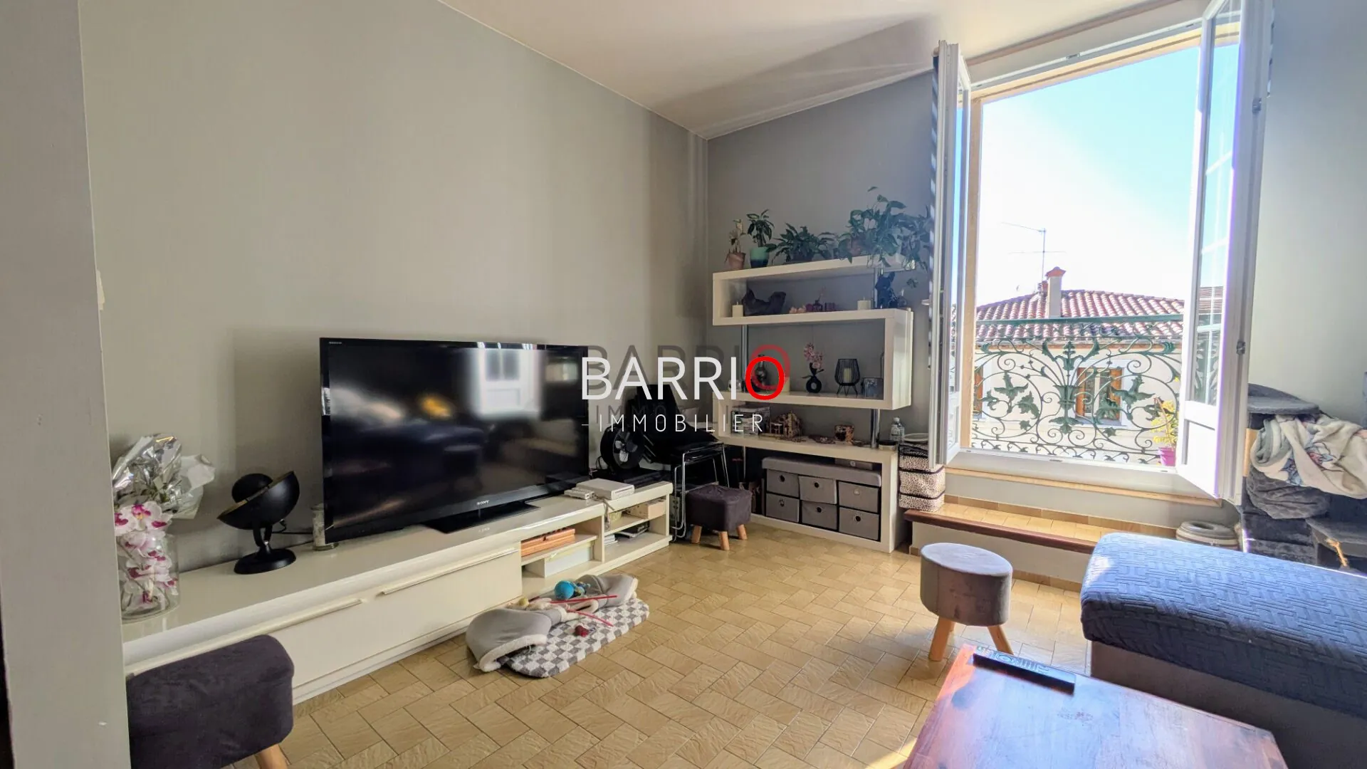 Superbe appartement duplex à Laroque-des-Albères avec parking et vue charmante 
