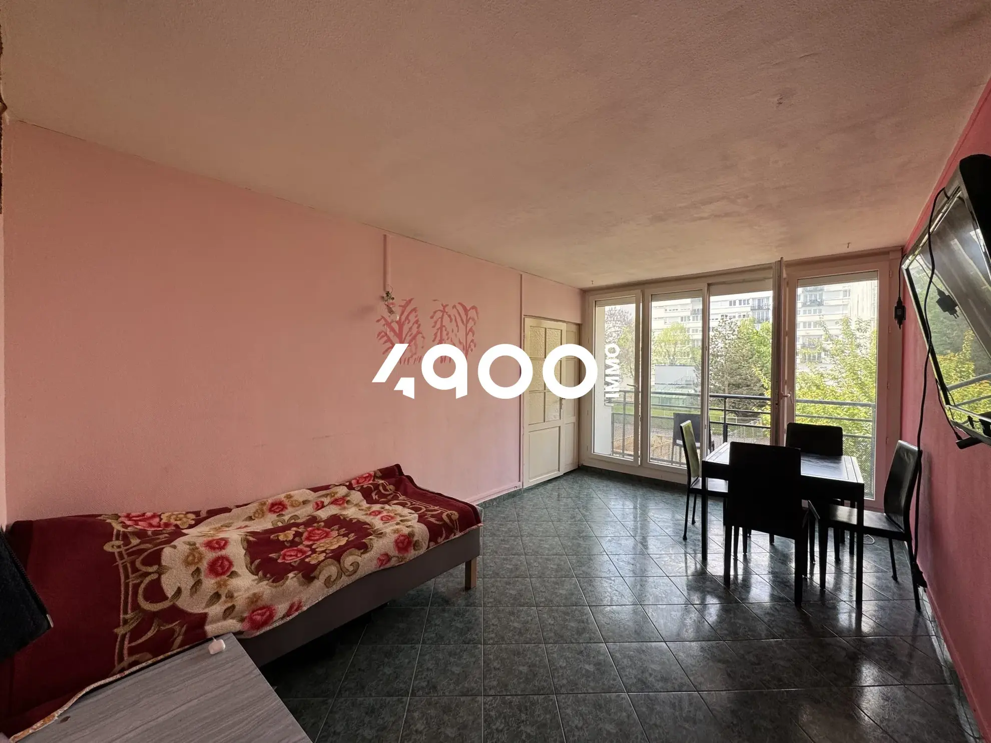 Appartement T4 à vendre à Orly avec balcon, cave et parking - Résidence calme 