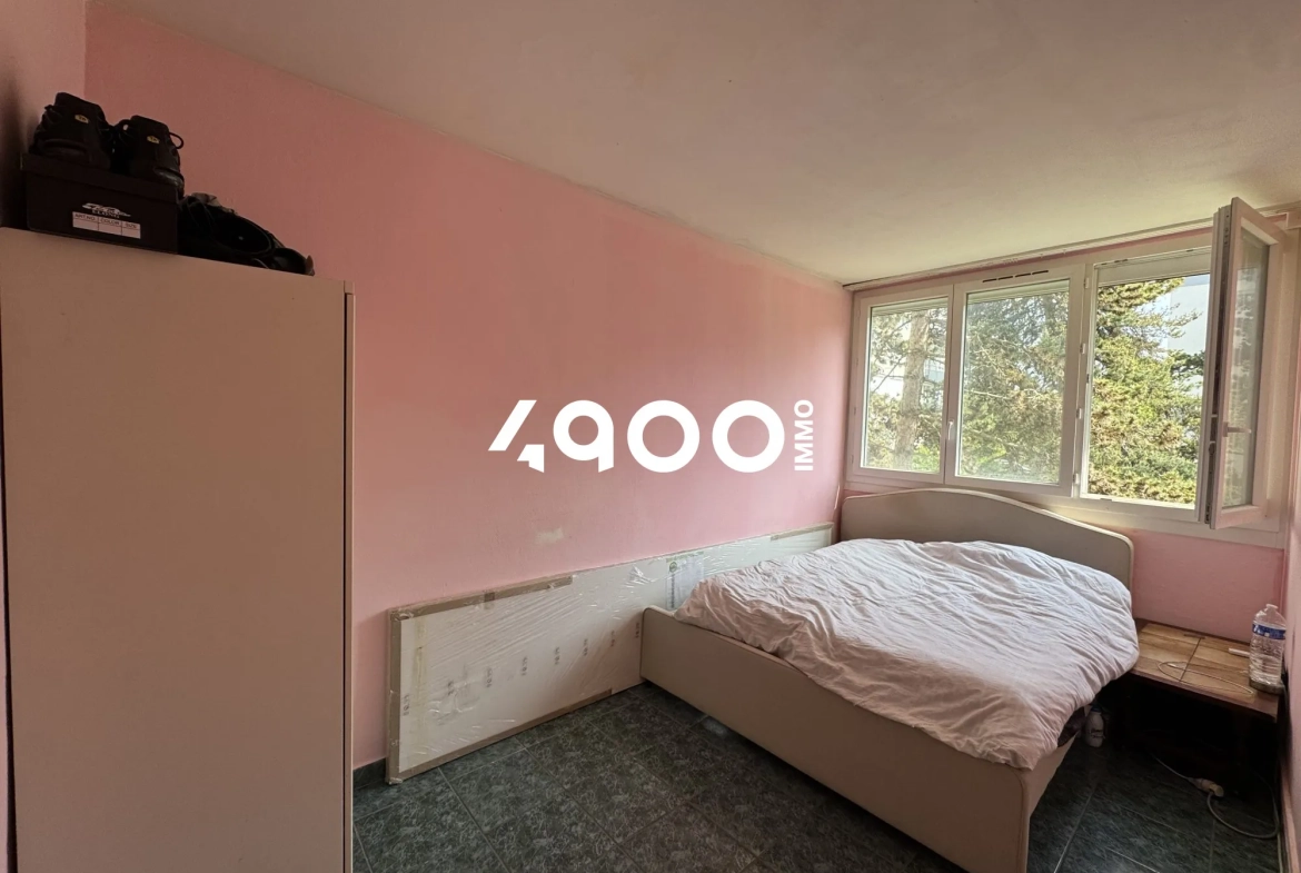 Appartement T4 à vendre à Orly avec balcon, cave et parking - Résidence calme 