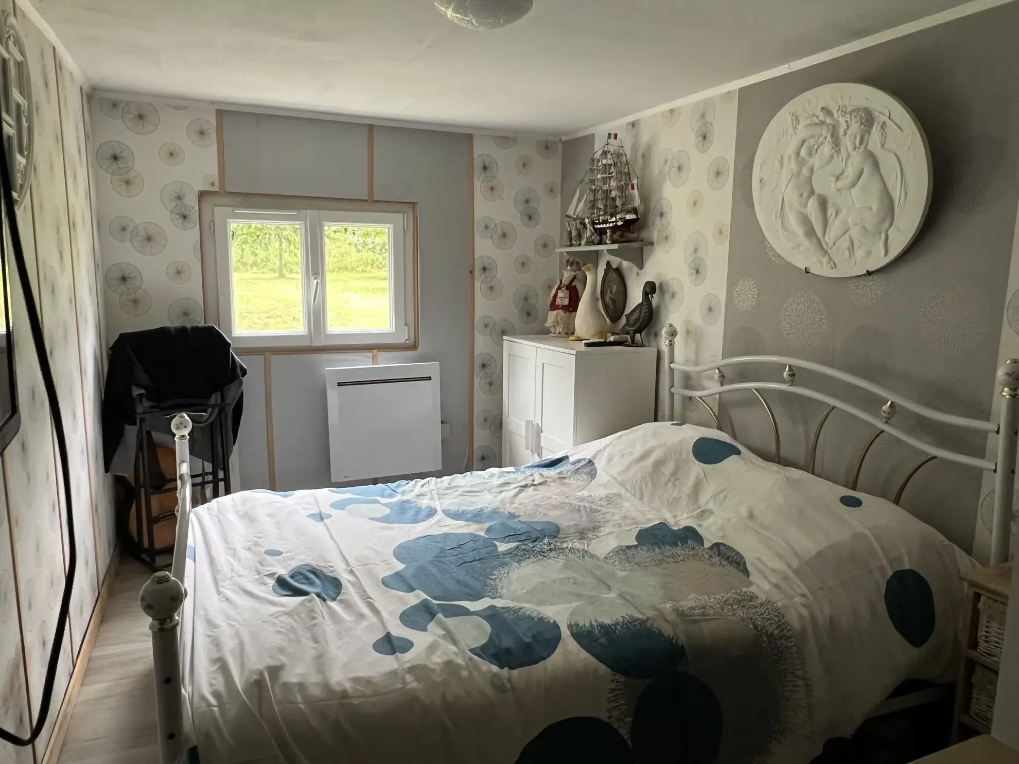 chambre 1 RDC Splendide maison 5 chambres en colombage à Briouze, Normandie, avec jardin de 2666 m² 