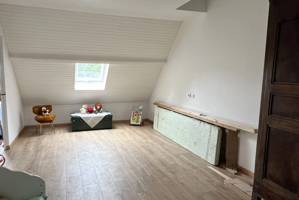 chambre 3 étage Splendide maison 5 chambres en colombage à Briouze, Normandie, avec jardin de 2666 m² 